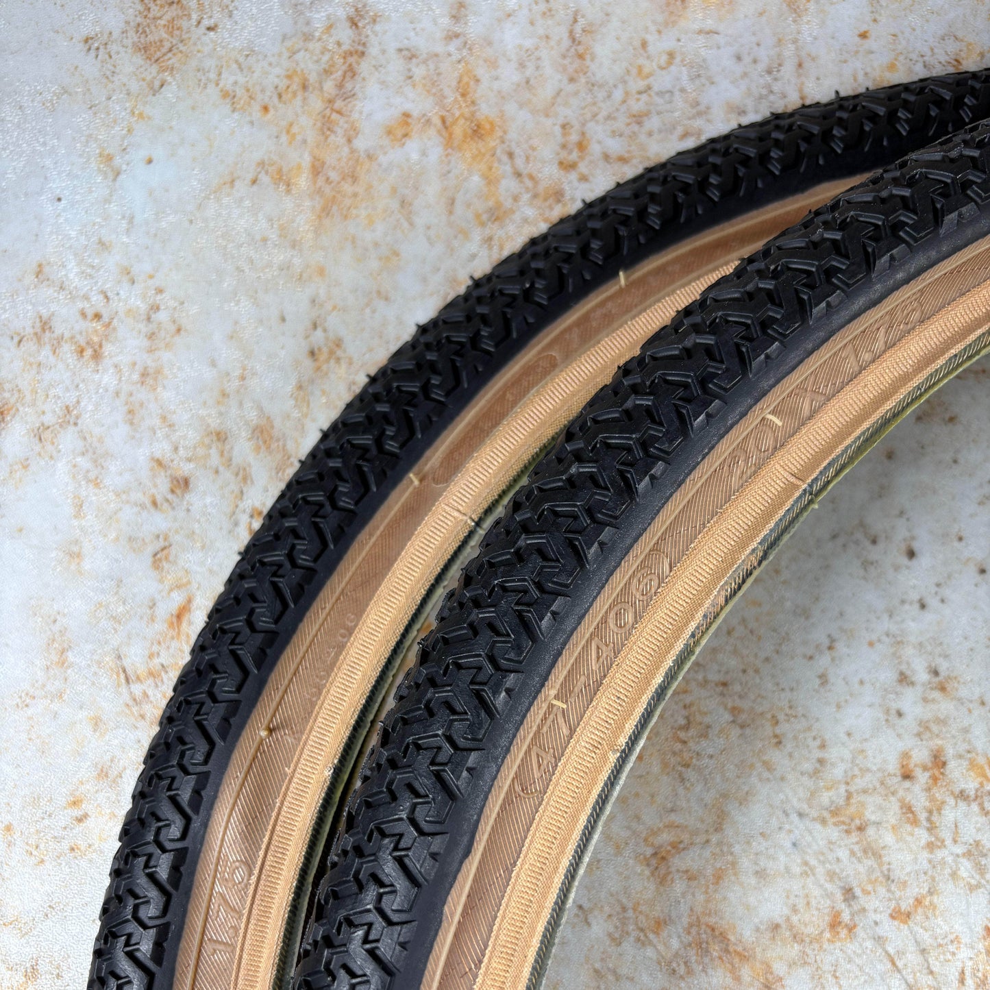 Kenda Old School BMX 20 x 1.75 / Black Kenda K55 Skinwall Coloured Freestyle Tyres Pair