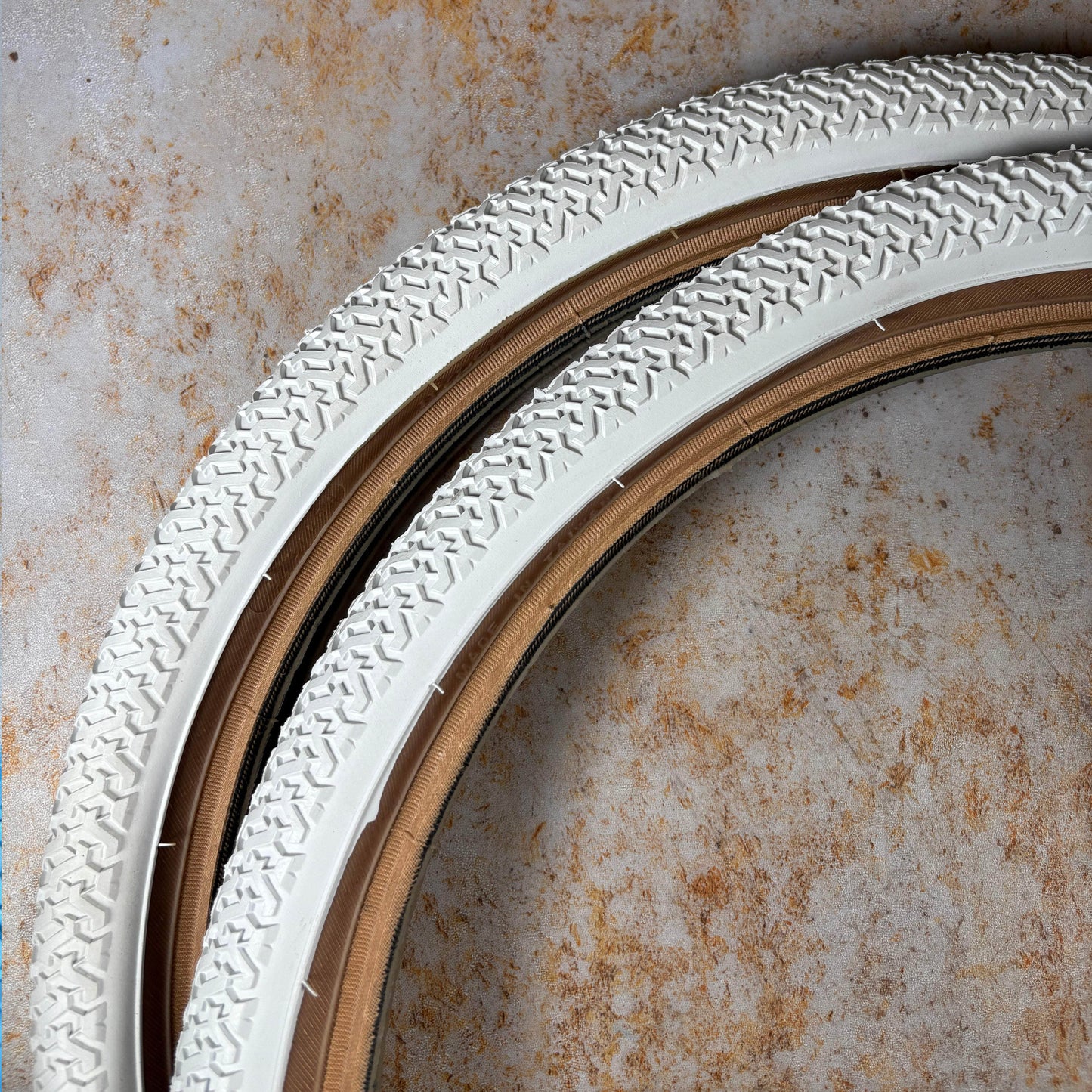 Kenda Old School BMX 20 x 1.75 / White Kenda K55 Skinwall Coloured Freestyle Tyres Pair