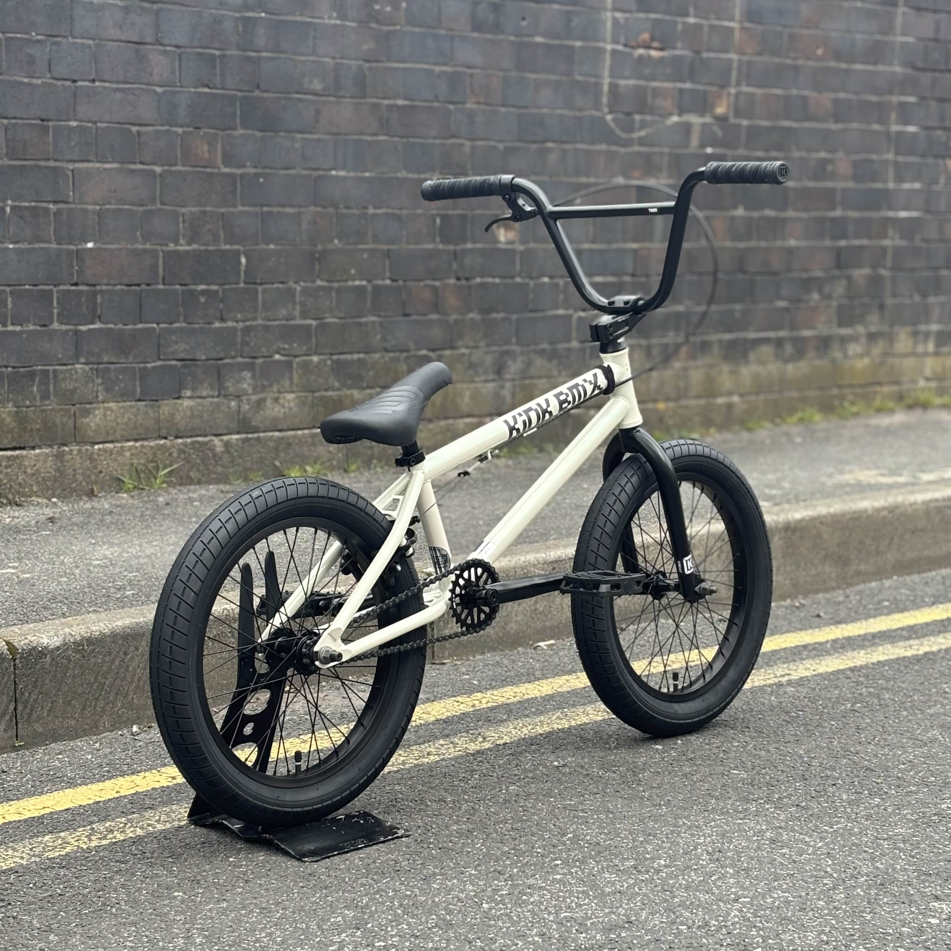 Kink 2027 Kicker 18 Inch Kids BMX Bike Glacier White | Alans BMX
