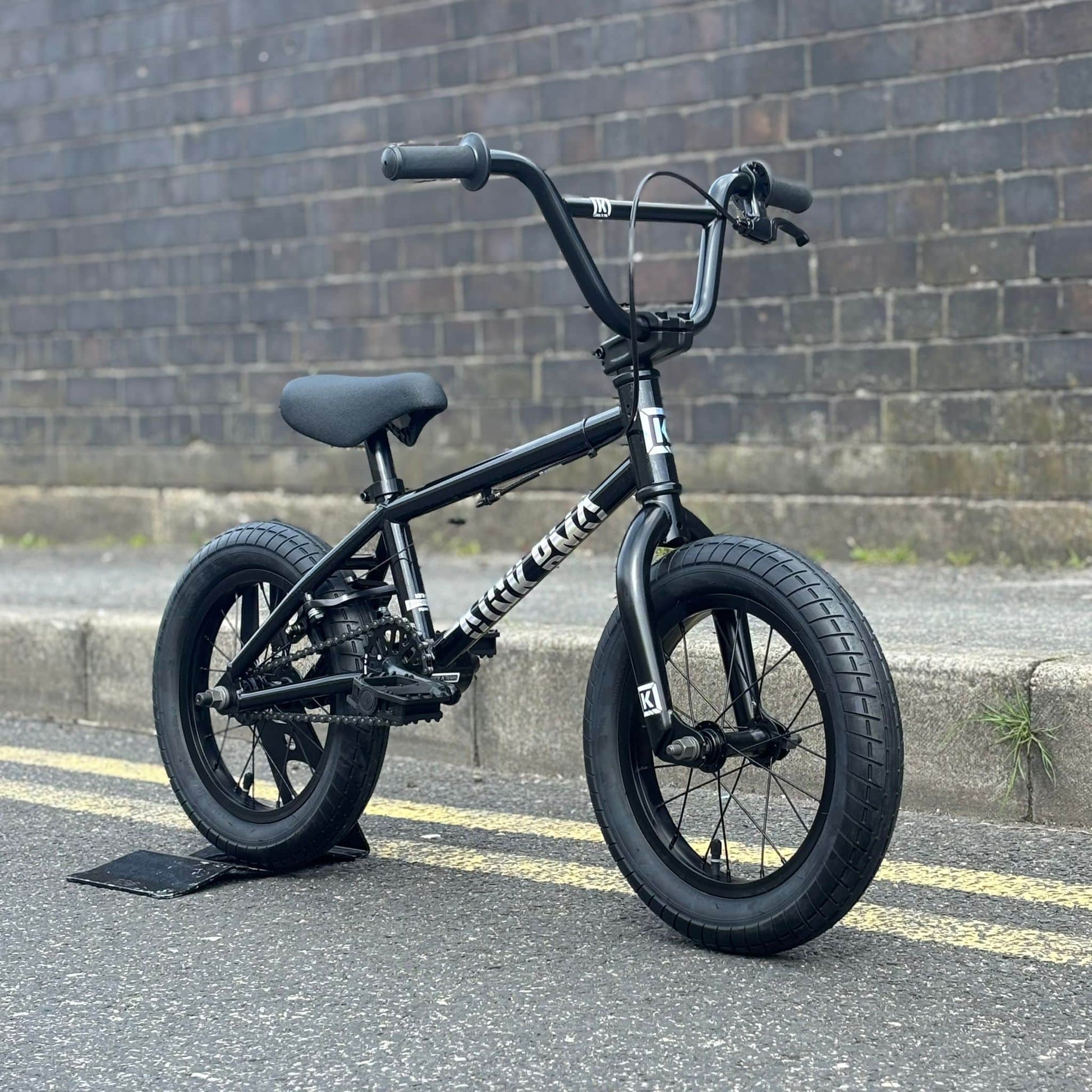 Kink BMX Bikes Galaxy Black Kink 2027 Pump 14 Inch Bike Galaxy Black