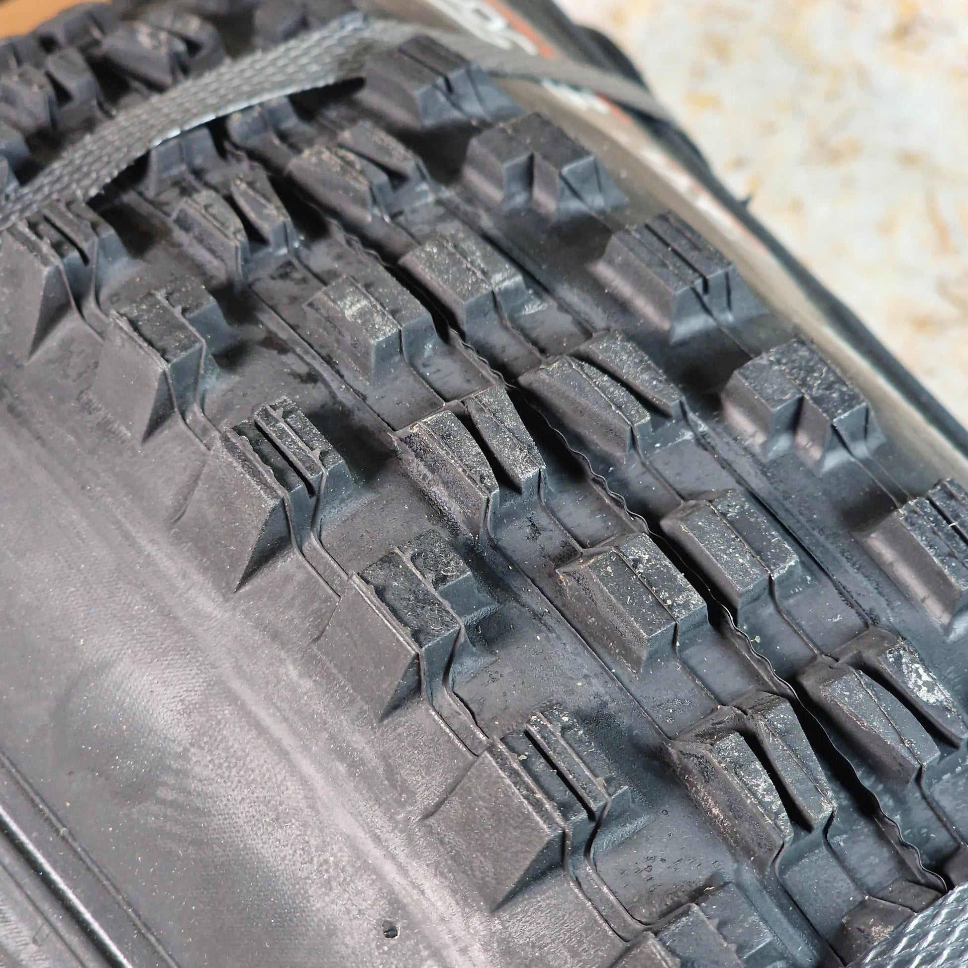 Maxxis Bikes Maxxis Minion DHF 60TPI Folding Dual Compound EXO Tubeless Tyre