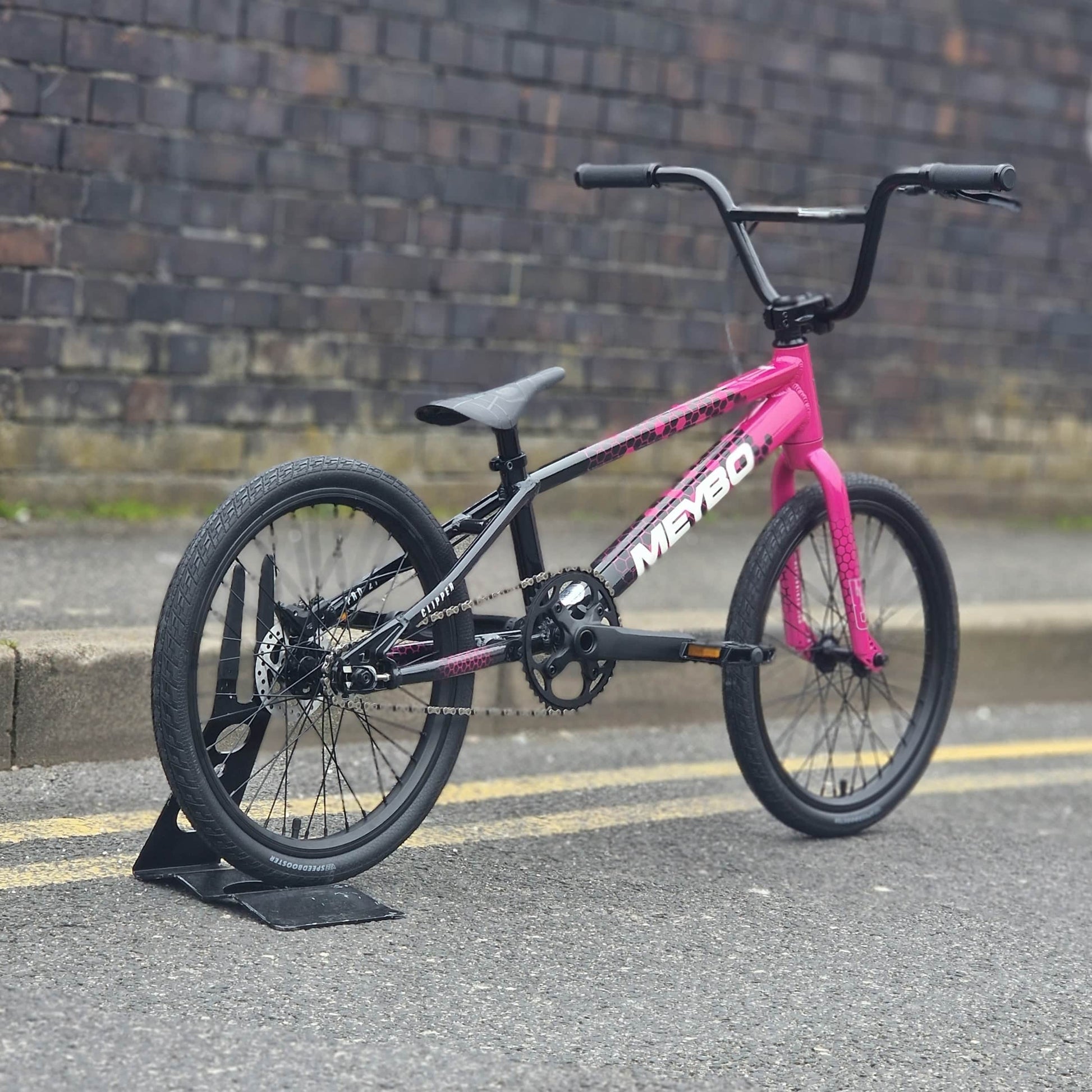 Meybo BMX Racing Bikes Meybo 2026 Clipper Disc Pro 21" TT Race Bike Black / Pink / White