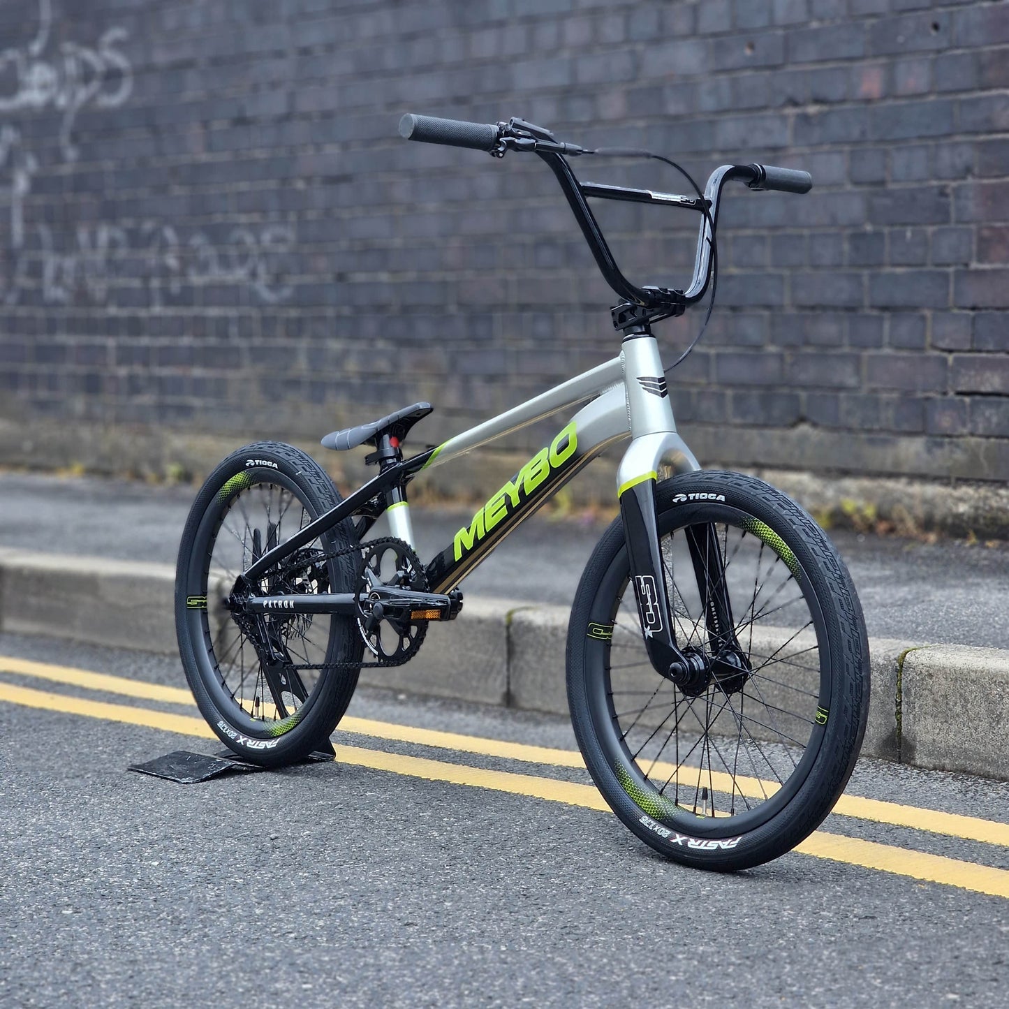 Meybo BMX Racing Bikes Pro 22 Meybo 2026 Patron Pro 22" TT Race Bike Black / Grey / Lime