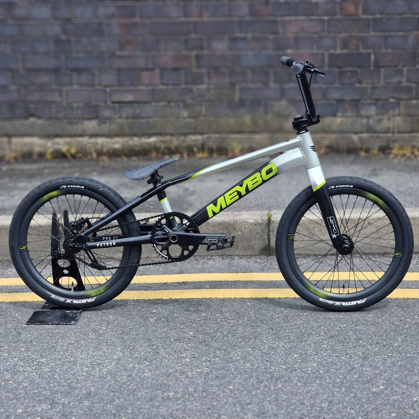 Meybo BMX Racing Bikes Pro 22 Meybo 2026 Patron Pro 22" TT Race Bike Black / Grey / Lime
