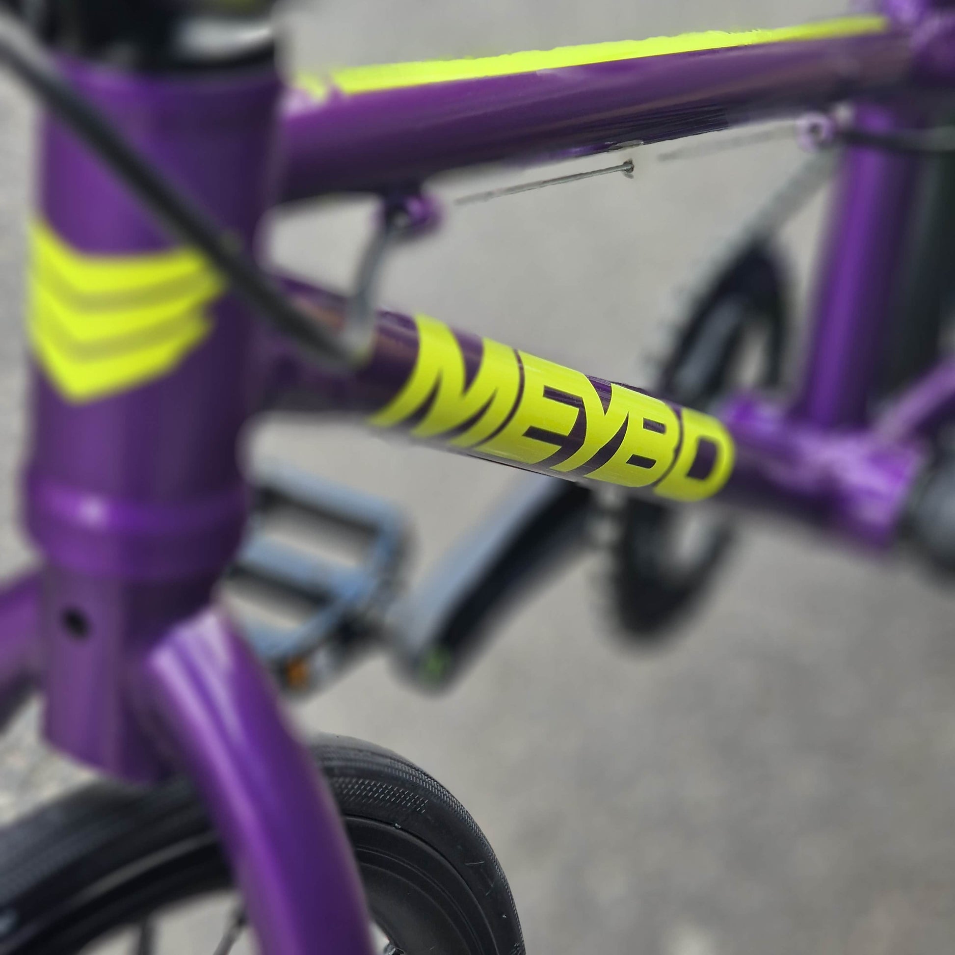 Meybo BMX Racing Bikes Micro Meybo 2026 Rascal Micro 18" Race Bike Purple / Neon Yellow