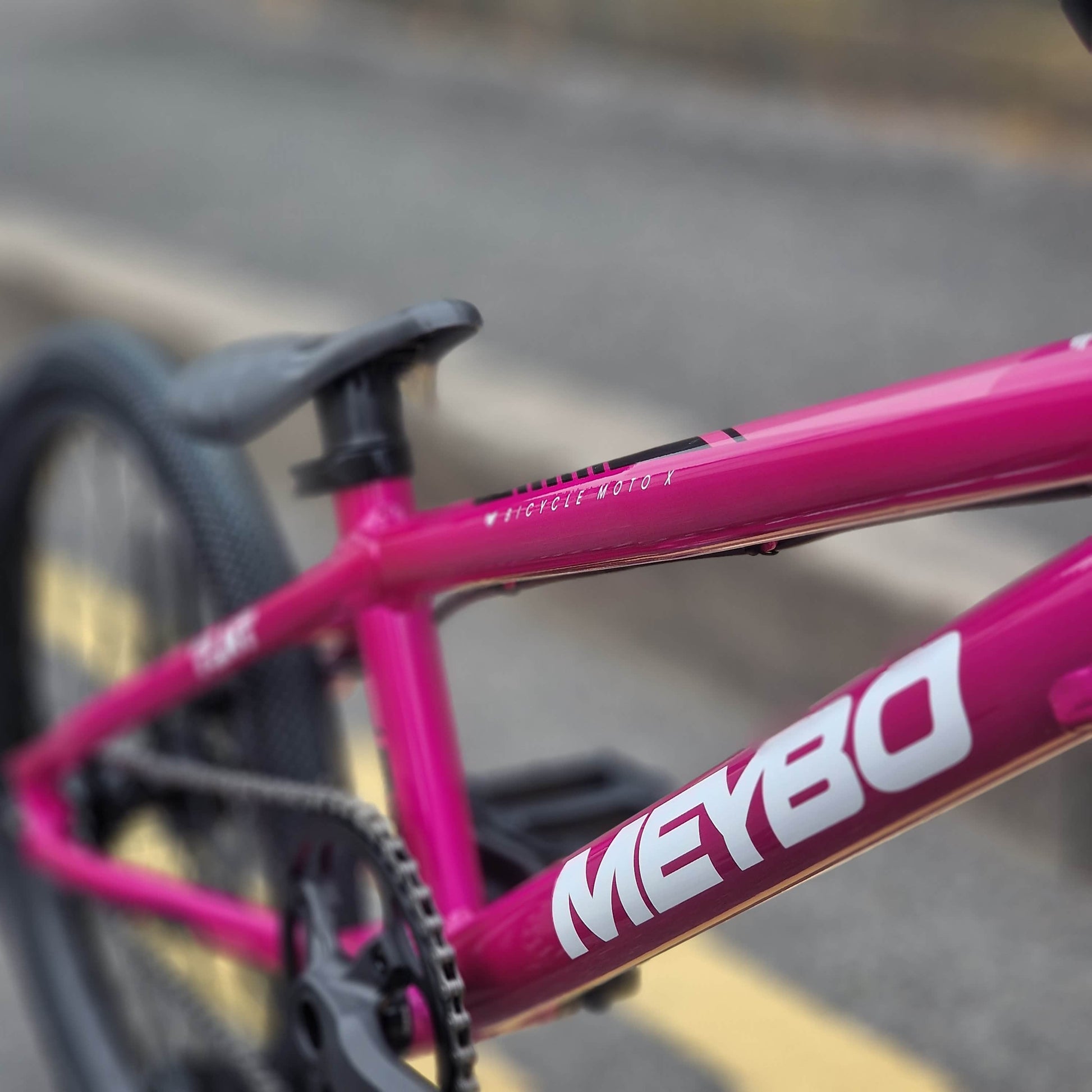 Meybo BMX Racing Bikes Pro 21.5 Meybo 2026 TLNT Pro 21.5" TT Race Bike Pink / White / Black