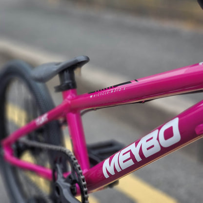Meybo BMX Racing Bikes Pro 21.5 Meybo 2026 TLNT Pro 21.5" TT Race Bike Pink / White / Black