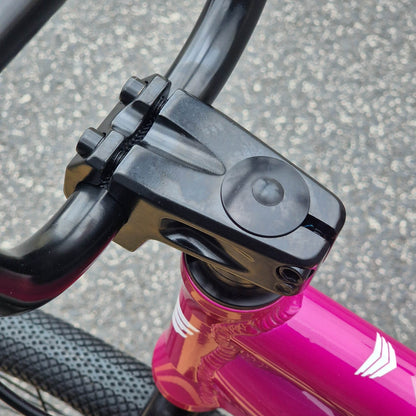 Meybo BMX Racing Bikes Pro 21.5 Meybo 2026 TLNT Pro 21.5" TT Race Bike Pink / White / Black