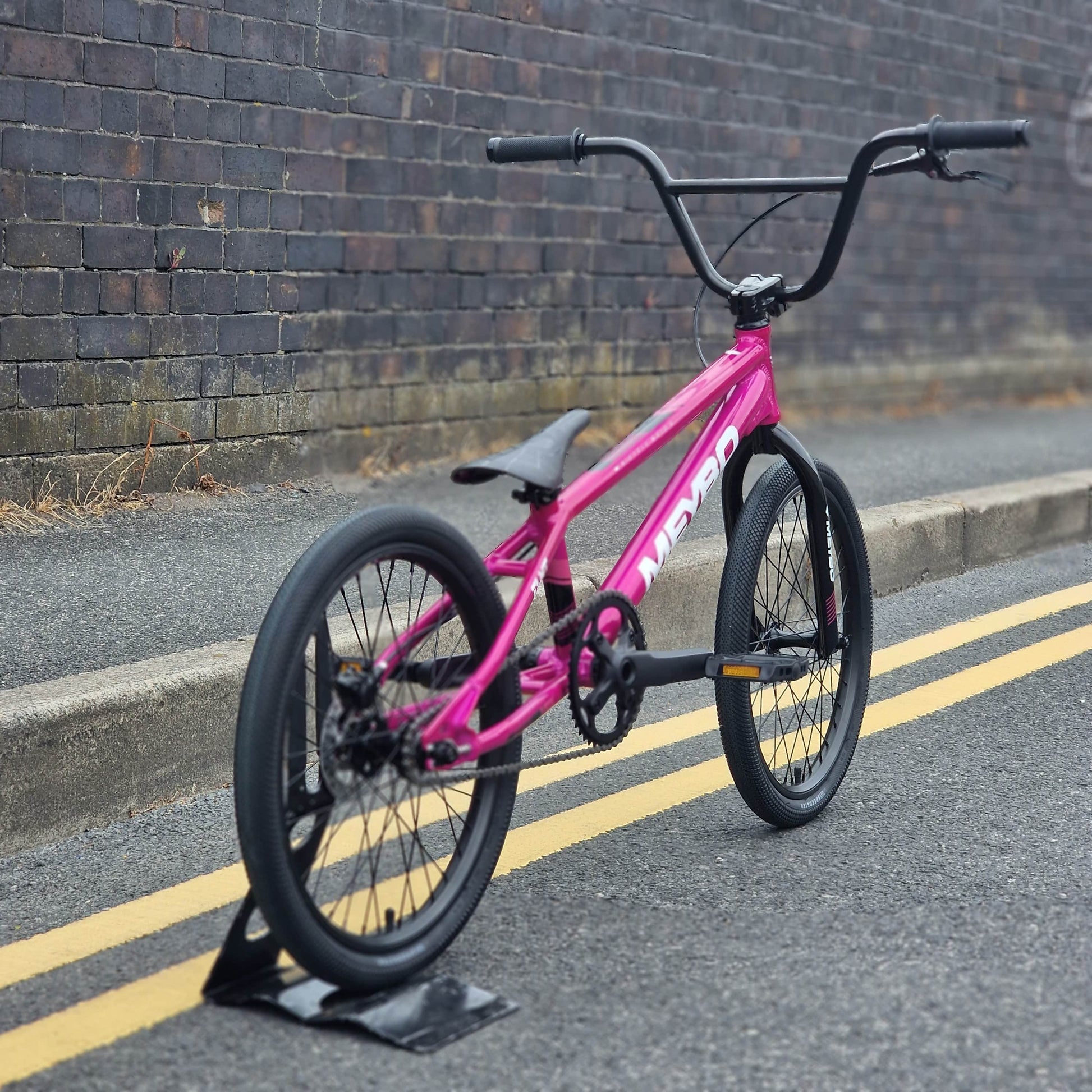Meybo BMX Racing Bikes Pro 21.5 Meybo 2026 TLNT Pro 21.5" TT Race Bike Pink / White / Black