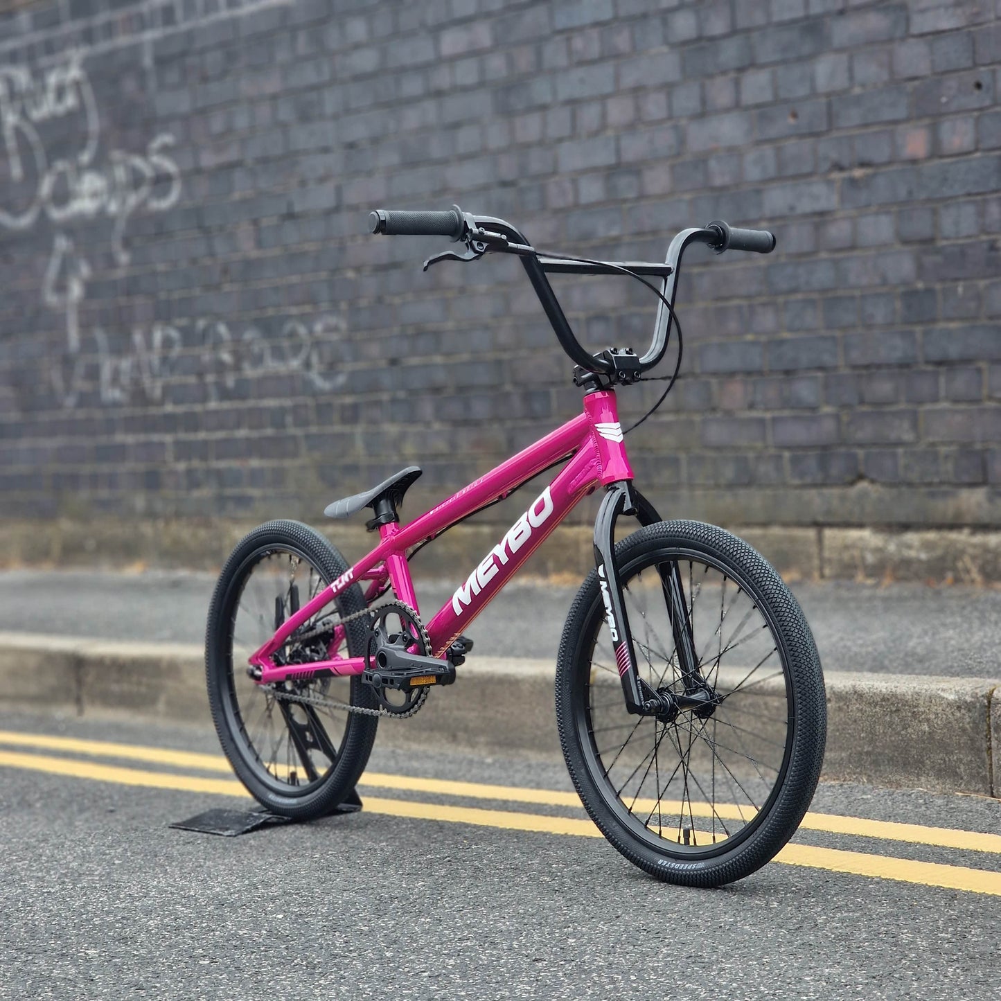 Meybo BMX Racing Bikes Pro 21.5 Meybo 2026 TLNT Pro 21.5" TT Race Bike Pink / White / Black