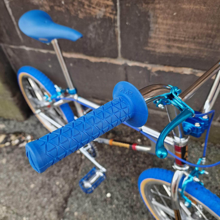 Mongoose Old School BMX Chrome / Blue Mongoose 1982 California Special Bike with Motomag Wheels Chrome