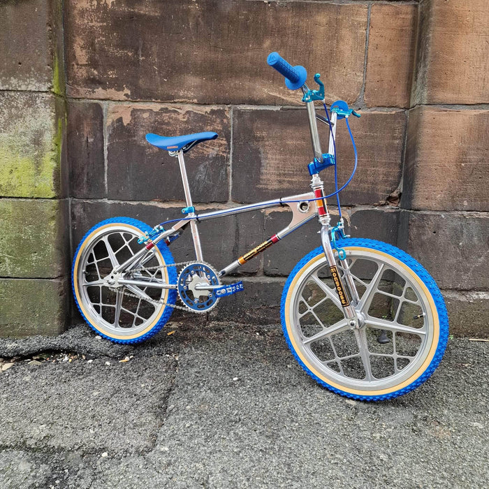 Mongoose Old School BMX Chrome / Blue Mongoose 1982 California Special Bike with Motomag Wheels Chrome