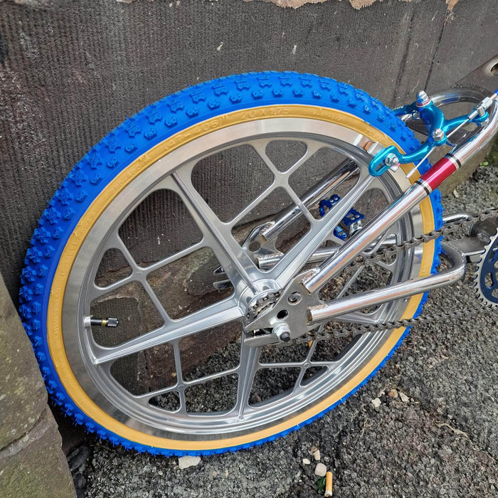 Mongoose Old School BMX Chrome / Blue Mongoose 1982 California Special Bike with Motomag Wheels Chrome