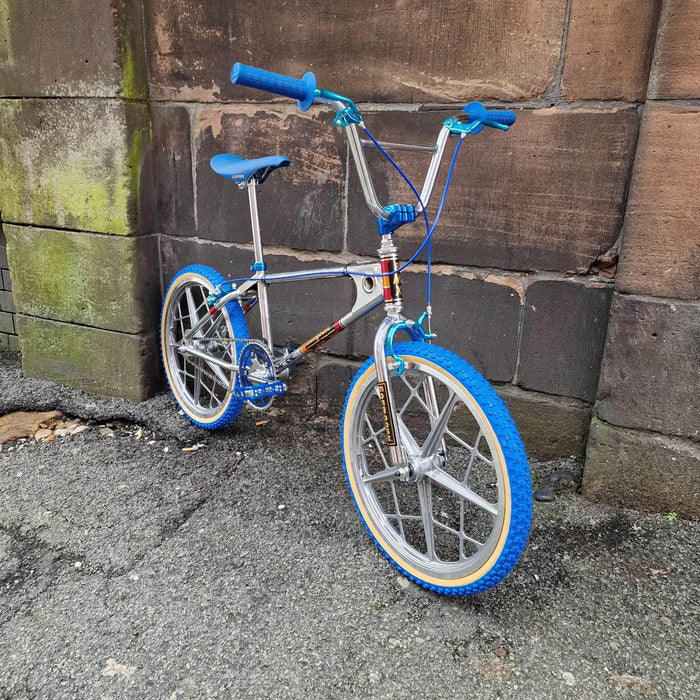 Mongoose Old School BMX Chrome / Blue Mongoose 1982 California Special Bike with Motomag Wheels Chrome