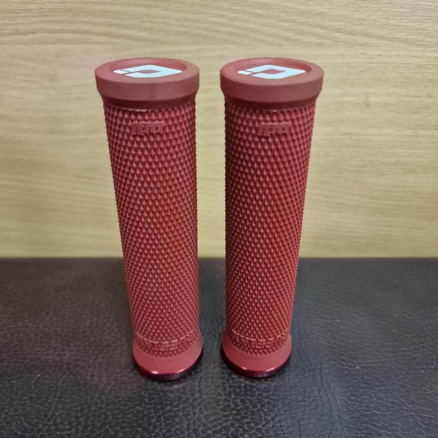 ODI BMX Racing Dark Red ODI Ruffian v2.1 Lock-On 135mm Grips