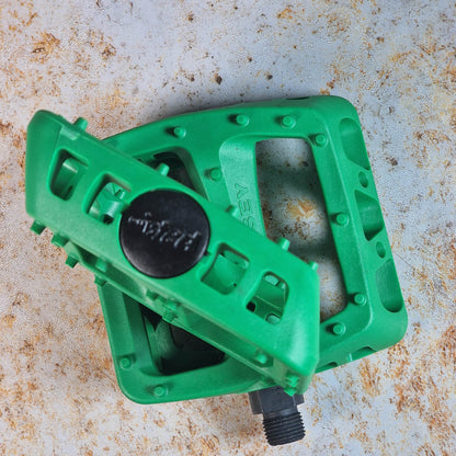 Odyssey BMX Parts Matte Kelly Green / 9/16" Odyssey Twisted PC Pedals