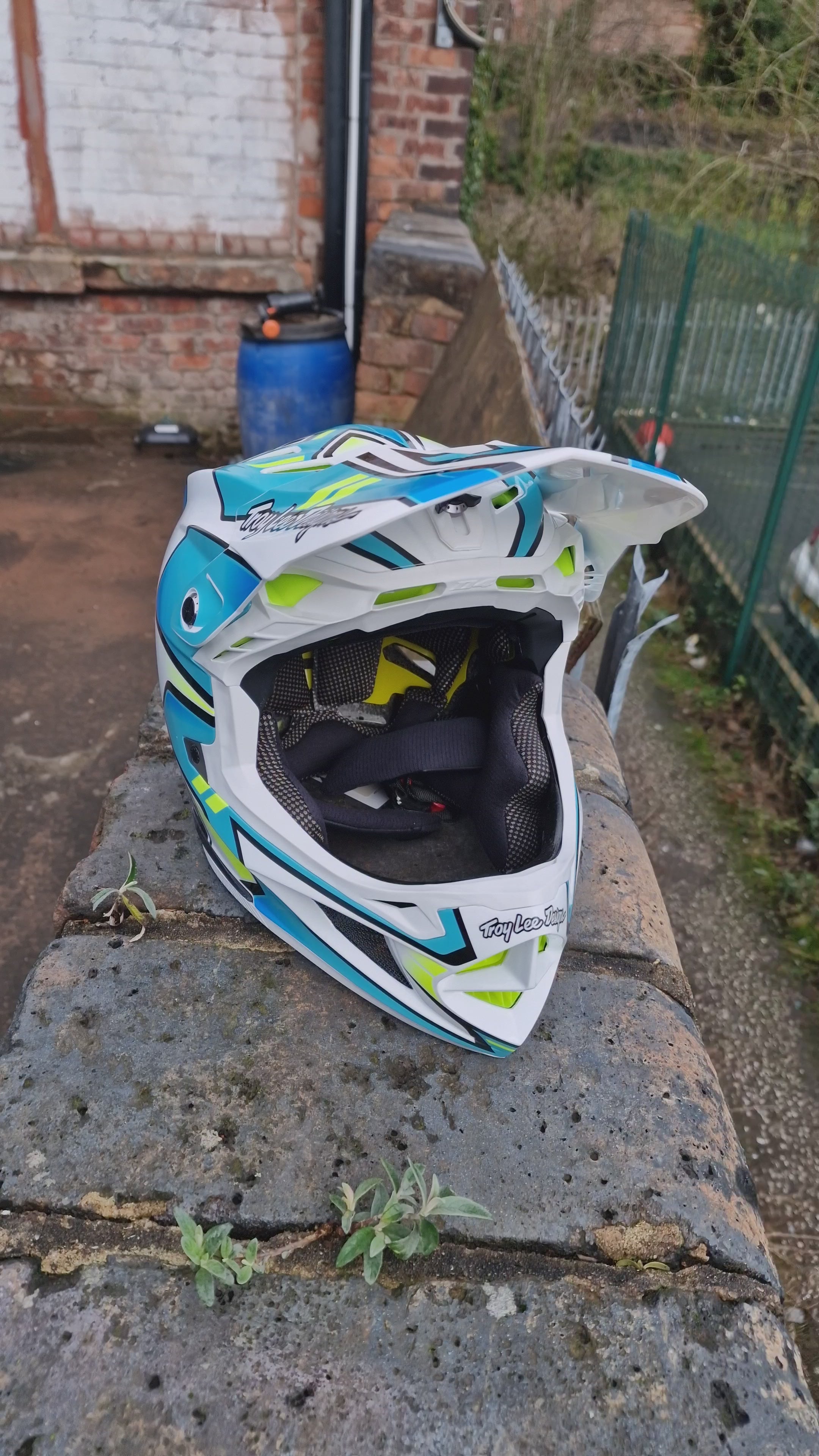 Troy Lee Designs D4 Composite Helmet Crest Real Teal | Alans BMX