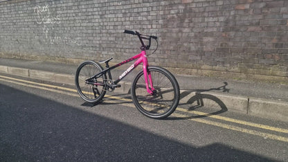 Meybo 2026 Clipper Disc 24 Inch Pro Cruiser Race Bike Black / Pink / White