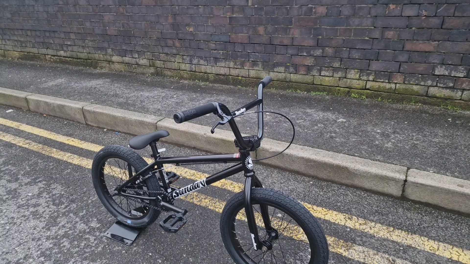 Sunday Primer 18 Inch Kids BMX Bike Gloss Black | Alans BMX