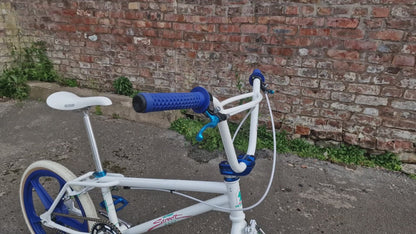 Skyway Street Beat Custom Bike White / Blue