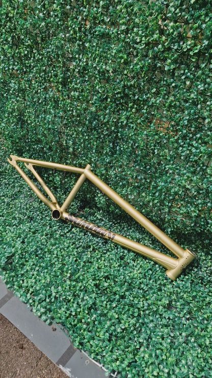 Sunday Wavelength Frame Matte Metallic Gold