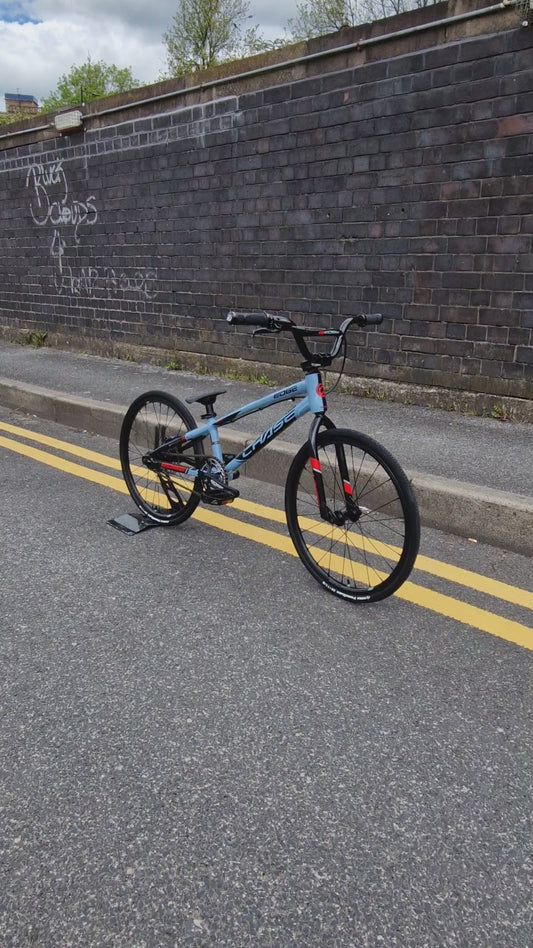 Chase 2026 Edge Junior Race Bike Slate