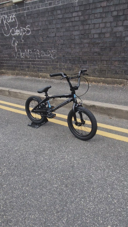 We The People Aerox 16 inch Bike Black