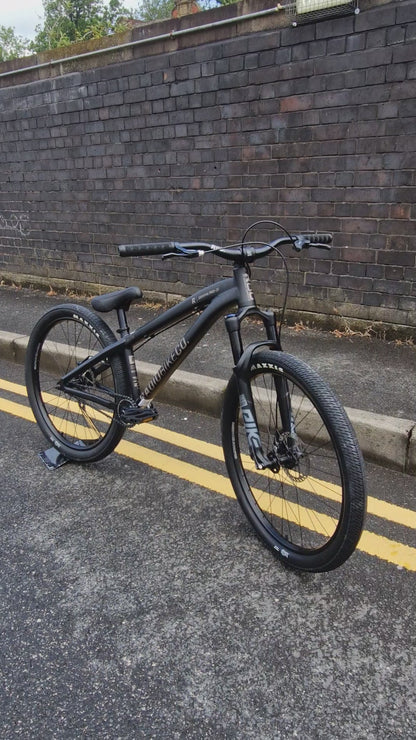 Radio Griffin Pro Elite 26 Inch Dirt Jump Bike Matt Black