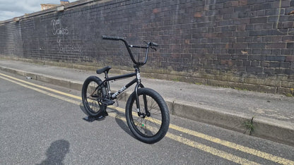 Kink 2027 Launch 20.25" TT Bike Black Gold