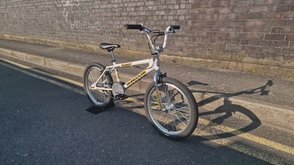 Mongoose 1998 Sniper Bike White Previously Owned