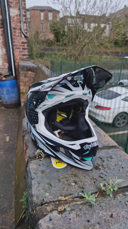 Troy Lee Designs D4 Polyacrylite Helmet The Line Charcoal / White
