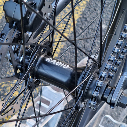 Radio BMX Bikes Graphit Silver Radio Asura Pro 26 Inch Dirt Jump Bike Graphit Silver