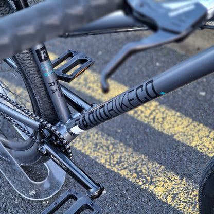 Radio BMX Bikes Graphit Silver Radio Asura Pro 26 Inch Dirt Jump Bike Graphit Silver