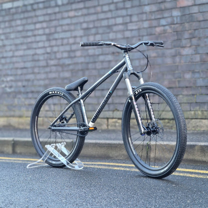 Radio BMX Bikes Graphit Silver Radio Asura Pro 26 Inch Dirt Jump Bike Graphit Silver