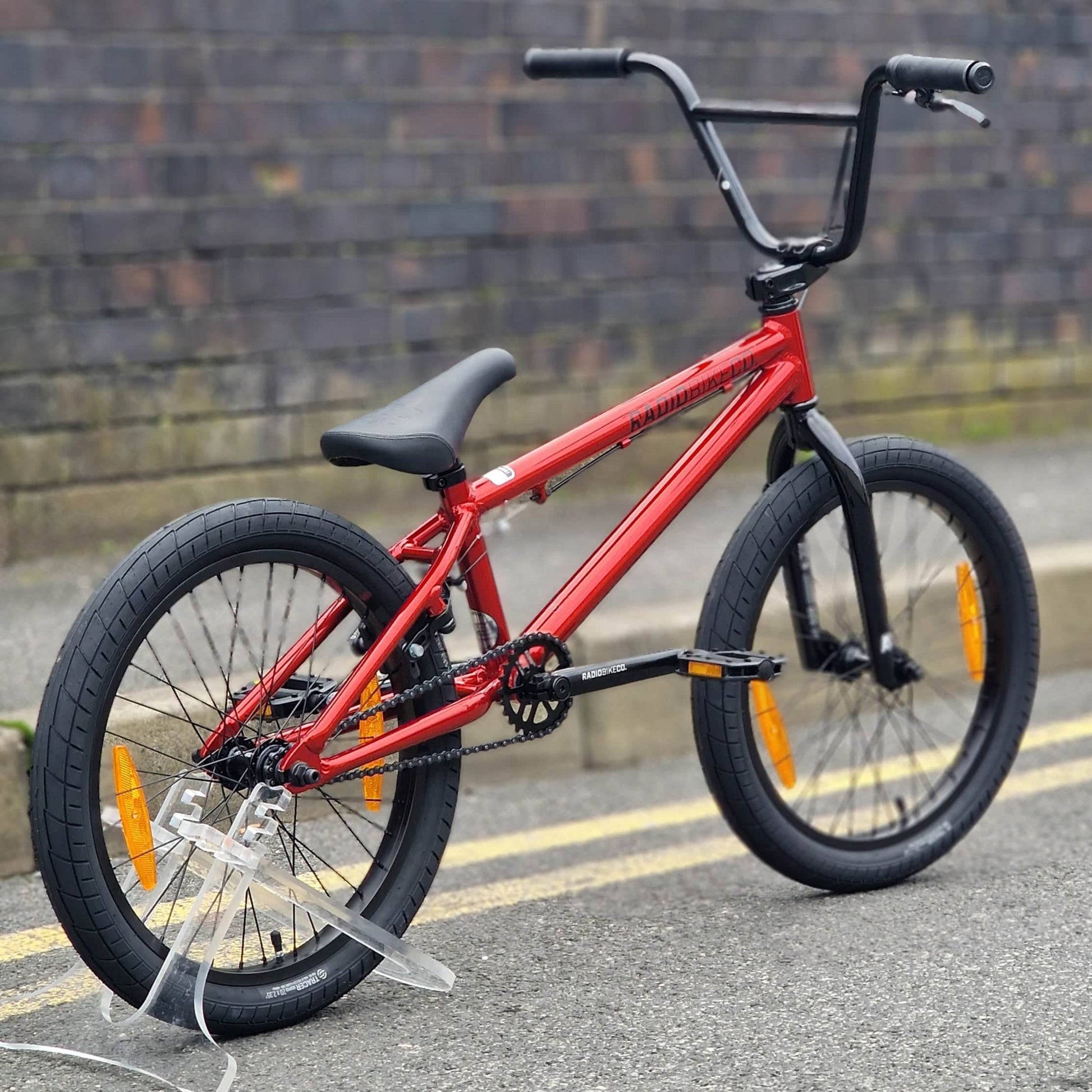 Radio BMX Bikes Candy Red Radio Dice 20 Inch Bike Candy Red