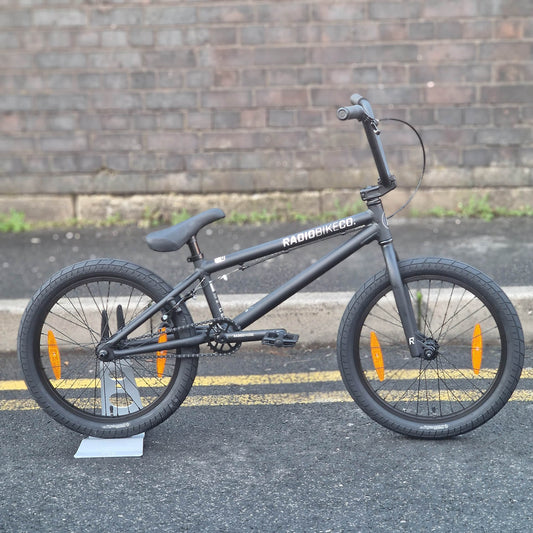 Radio BMX Bikes Matt Black Radio Dice 20 Inch Bike Matt Black