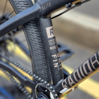 Radio BMX Bikes Black Radio Griffin Pro Elite 26 Inch Dirt Jump Bike Matt Black