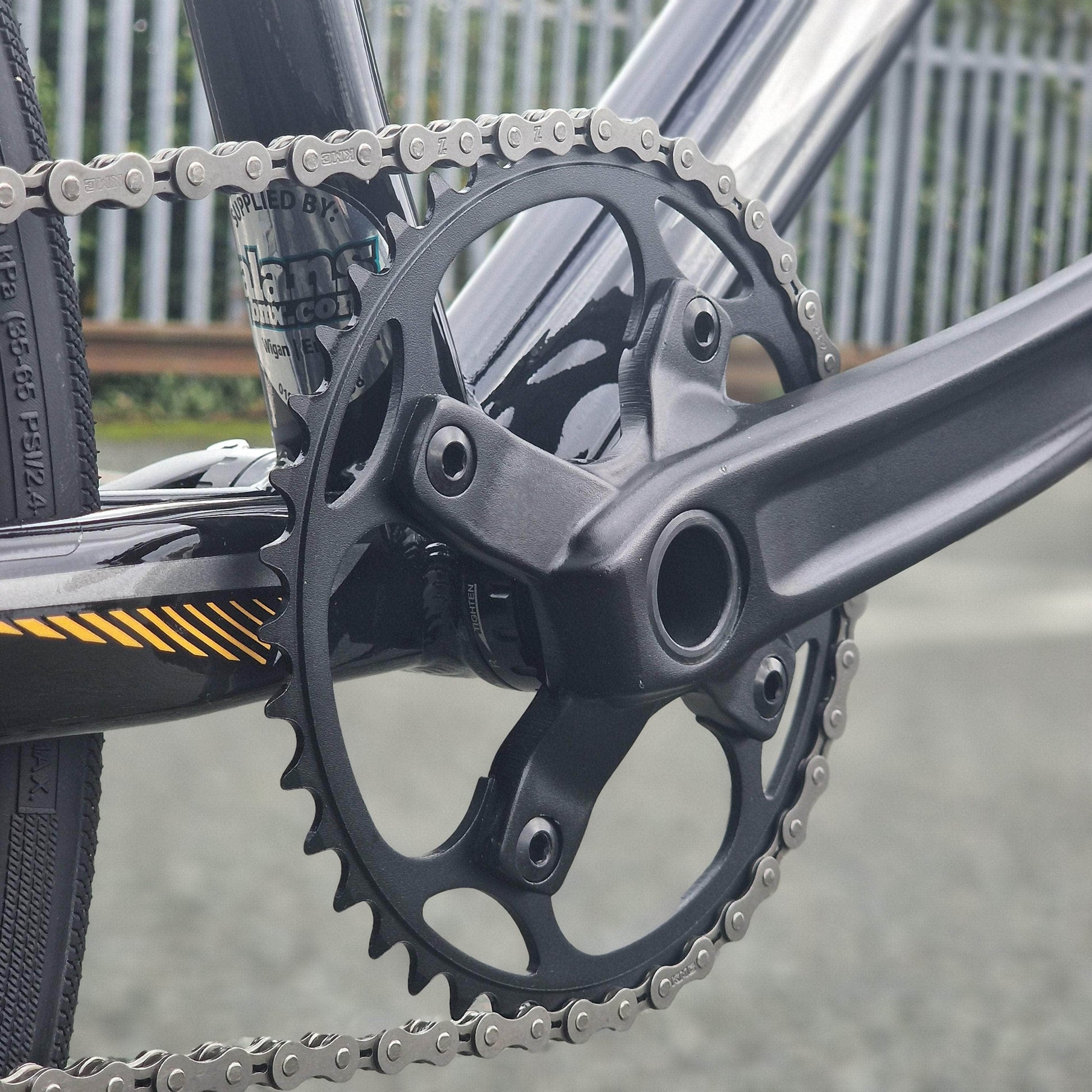 Radio BMX Racing Bikes Black Radio Raceline Helium 24 Inch Cruiser Race Bike Black