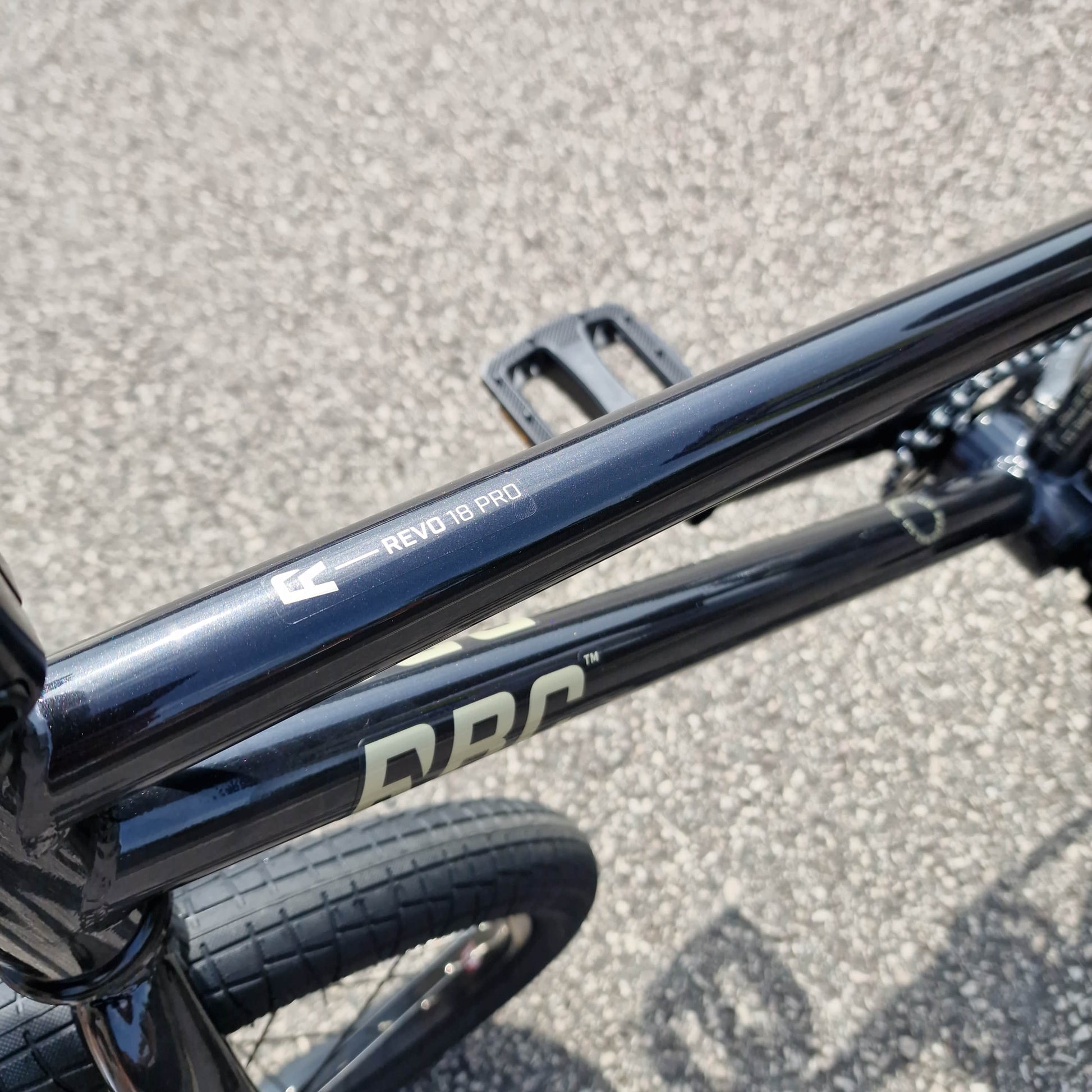 Radio BMX Bikes Radio Revo Pro 18 Inch Bike Graphite Deluxe