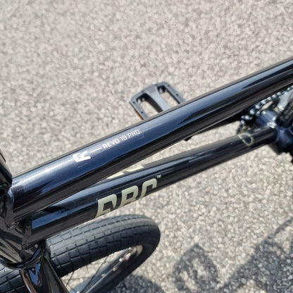 Radio BMX Bikes Radio Revo Pro 18 Inch Bike Graphite Deluxe