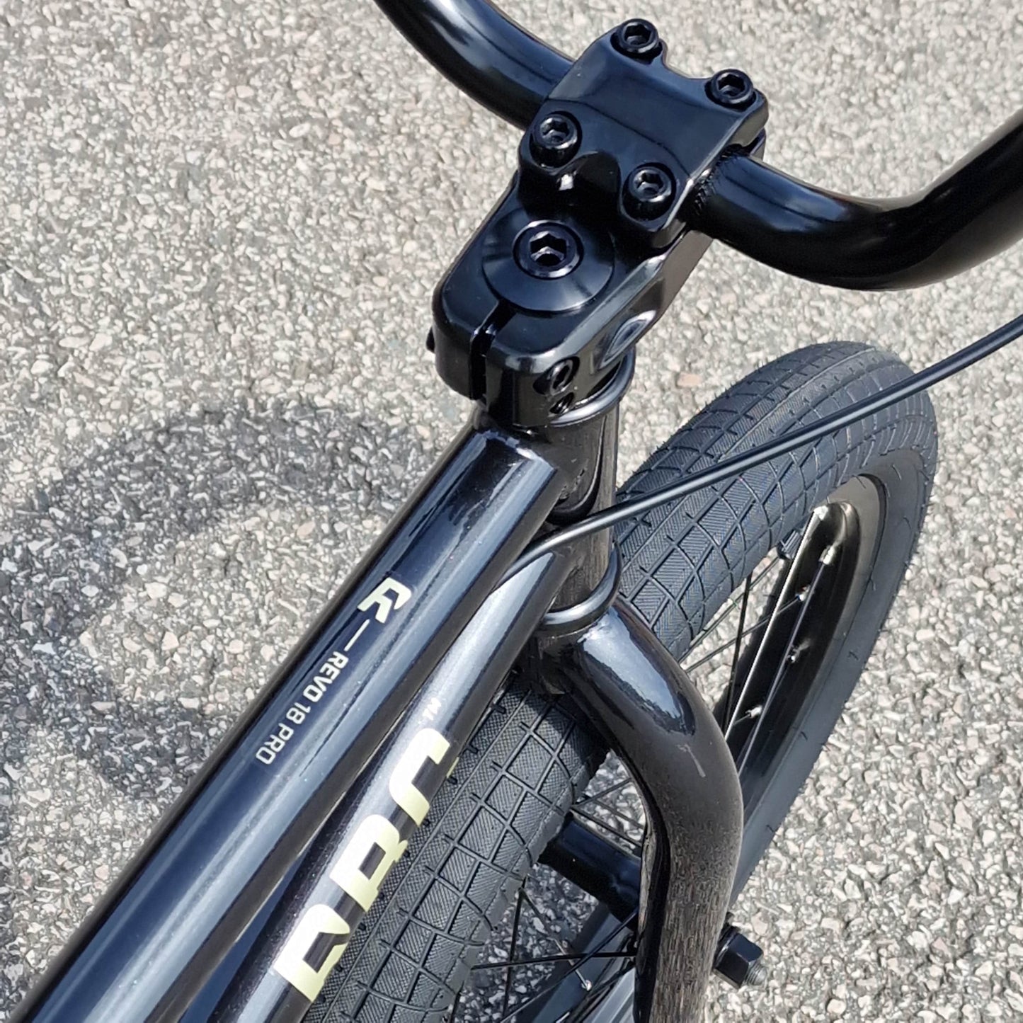 Radio BMX Bikes Radio Revo Pro 18 Inch Bike Graphite Deluxe