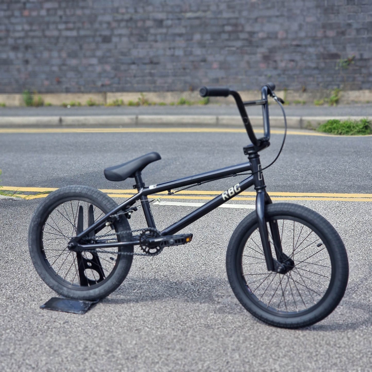 Radio BMX Bikes Radio Revo Pro 18 Inch Bike Graphite Deluxe