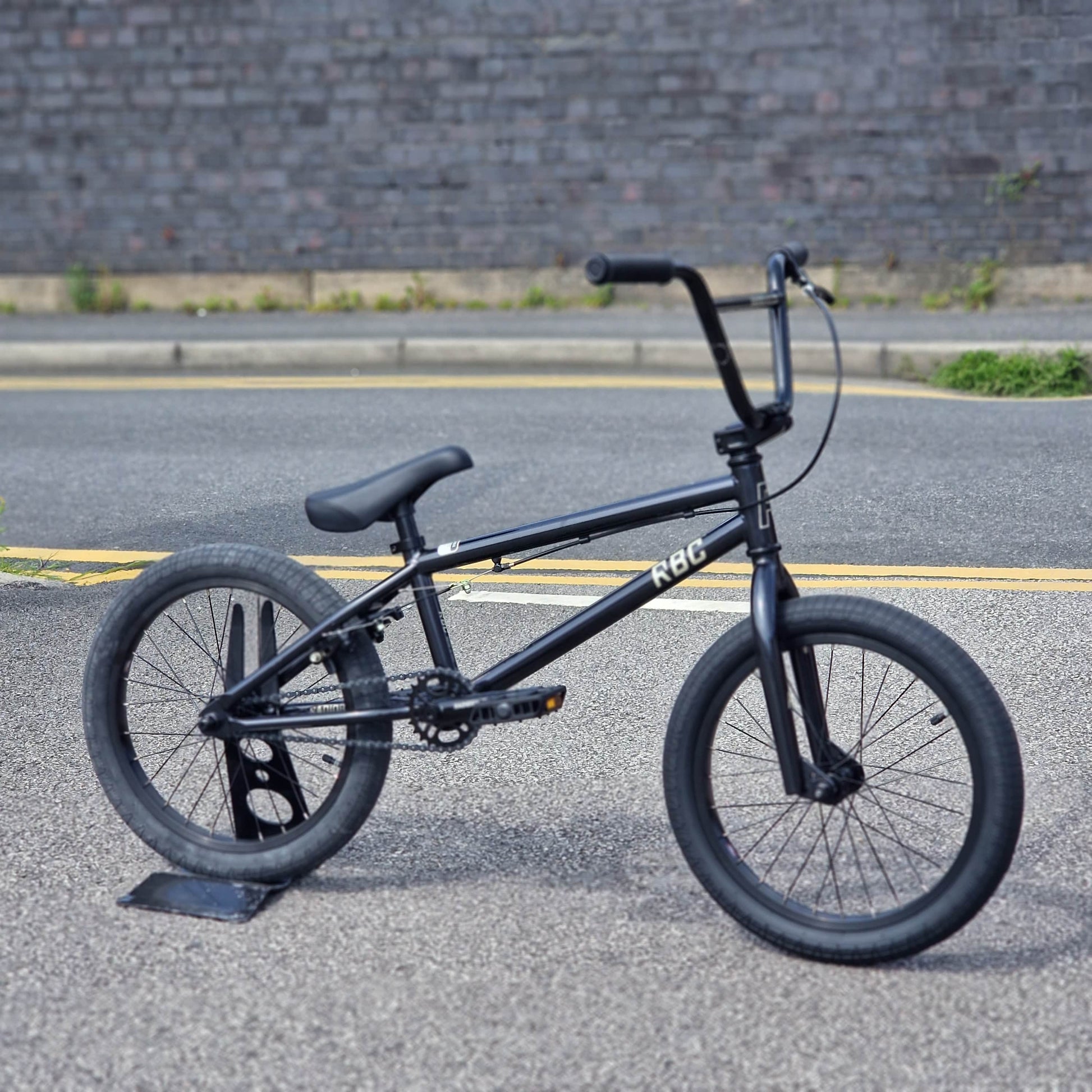 Radio BMX Bikes Radio Revo Pro 18 Inch Bike Graphite Deluxe