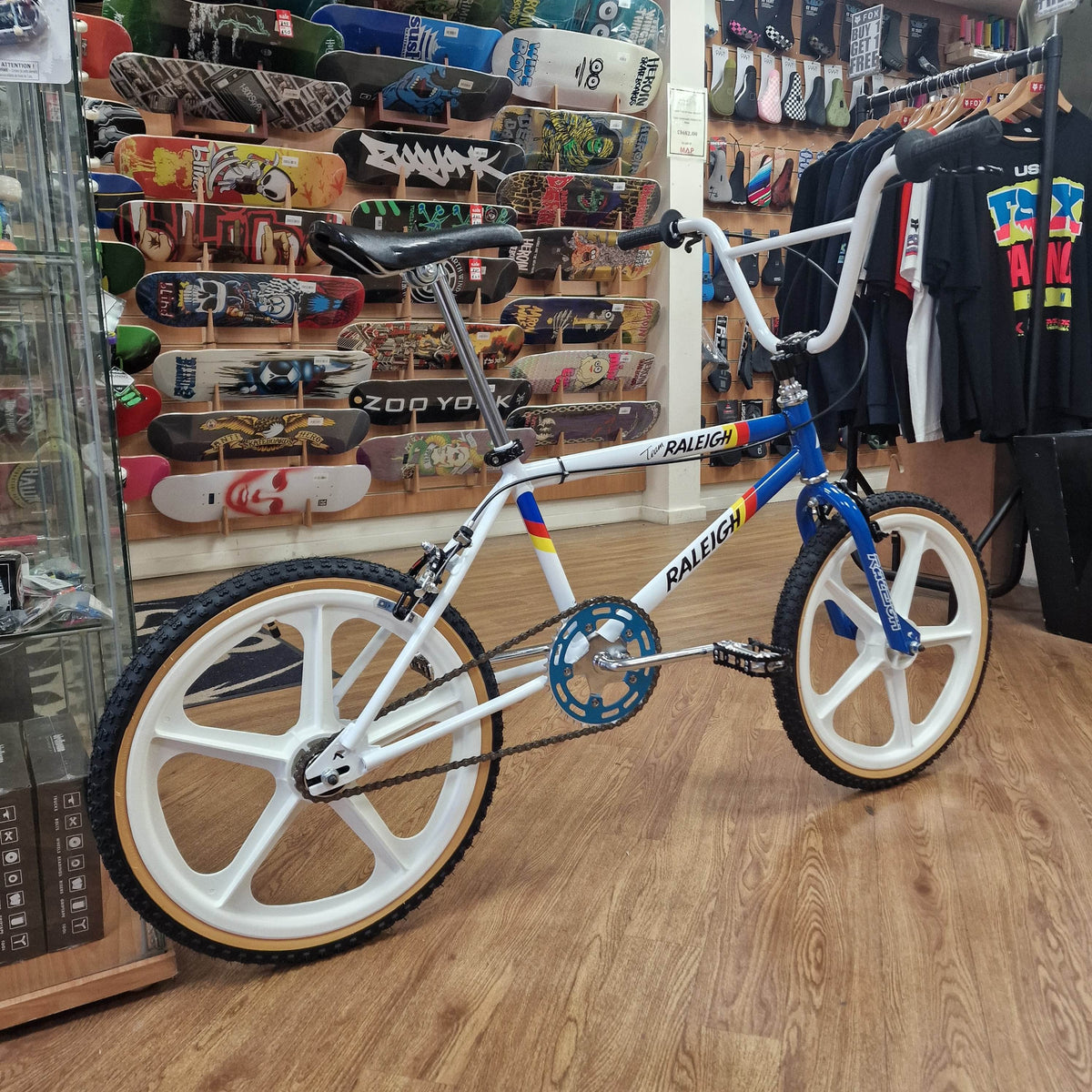 raleigh bmx bicycles Mk 2 Burner Team Special Bike w/ Blue Tuff Wheels hide:rouge Printed on high quality Okuma Longitude Surf Spinning Color:Gun Smoke