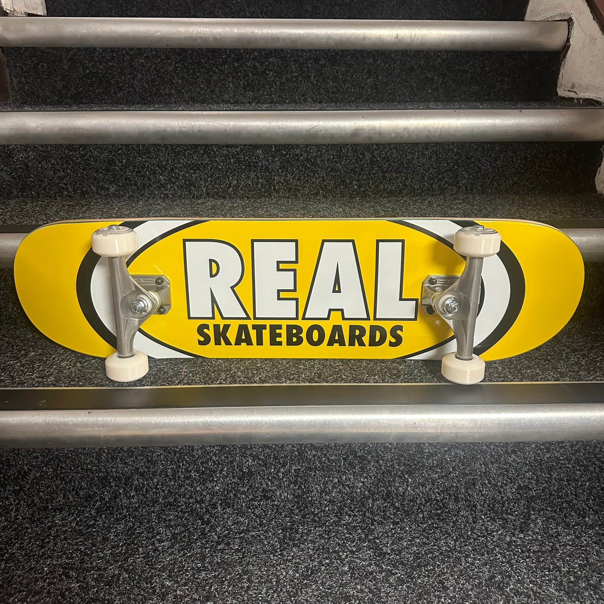 Real Skateboards Skateboards 8.06 Real Classic Oval 8.06" Custom Complete Skateboard