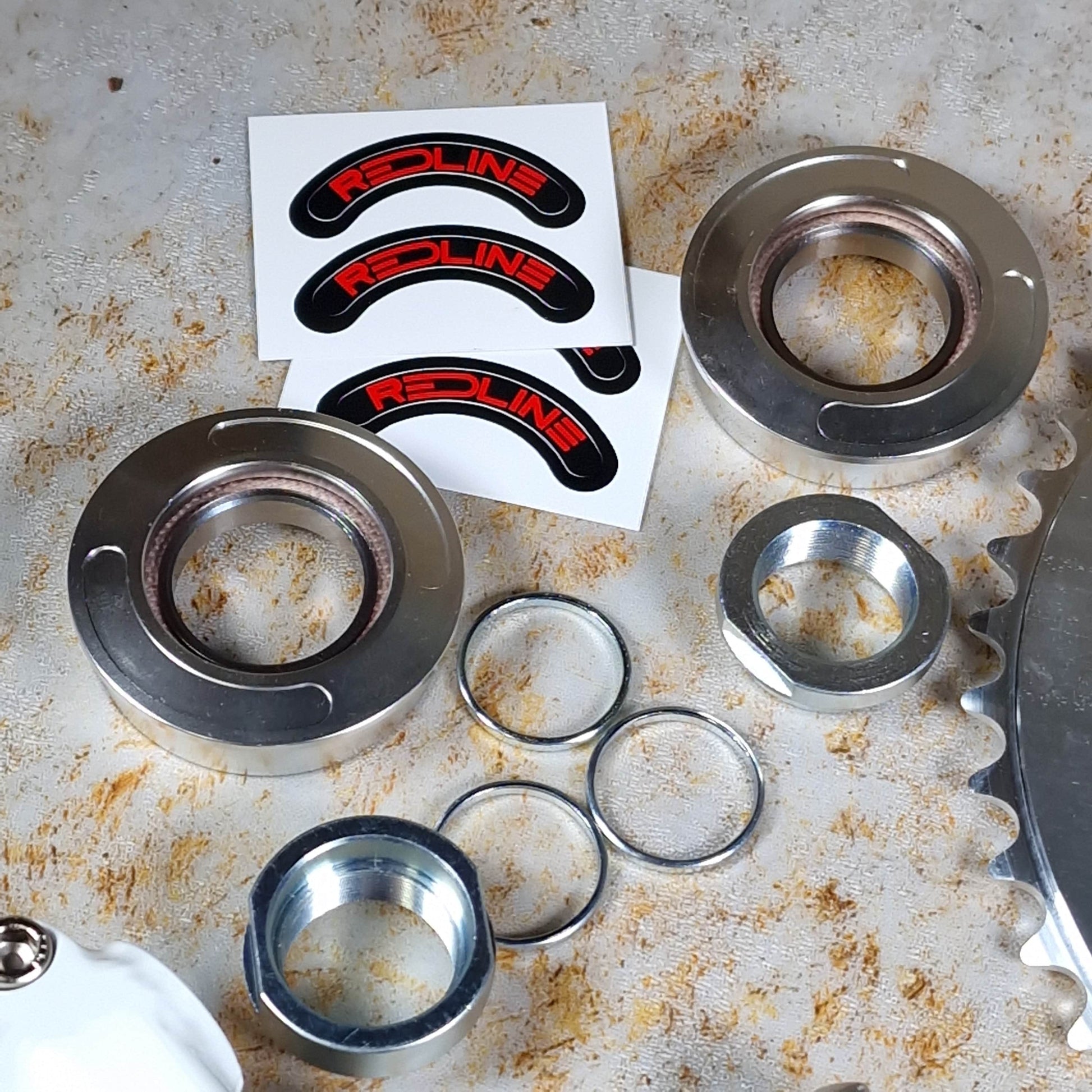 Redline Vintage Old School BMX 180mm Redline Vintage 401 Single Pinch Flight Cranks with Techmatik BB White