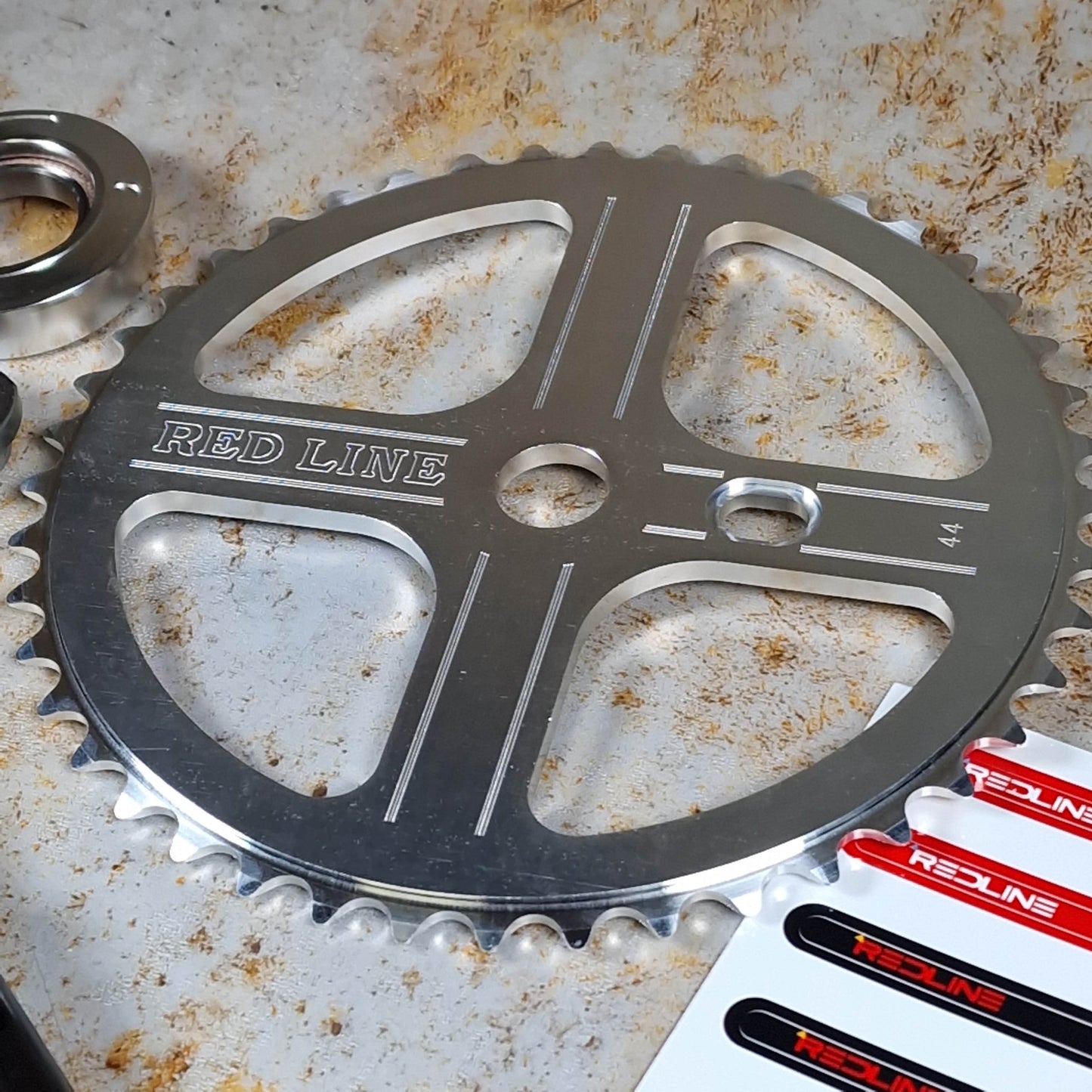 Redline Vintage Old School BMX 180mm Redline Vintage 401 Single Pinch Flight Cranks with Techmatik BB White