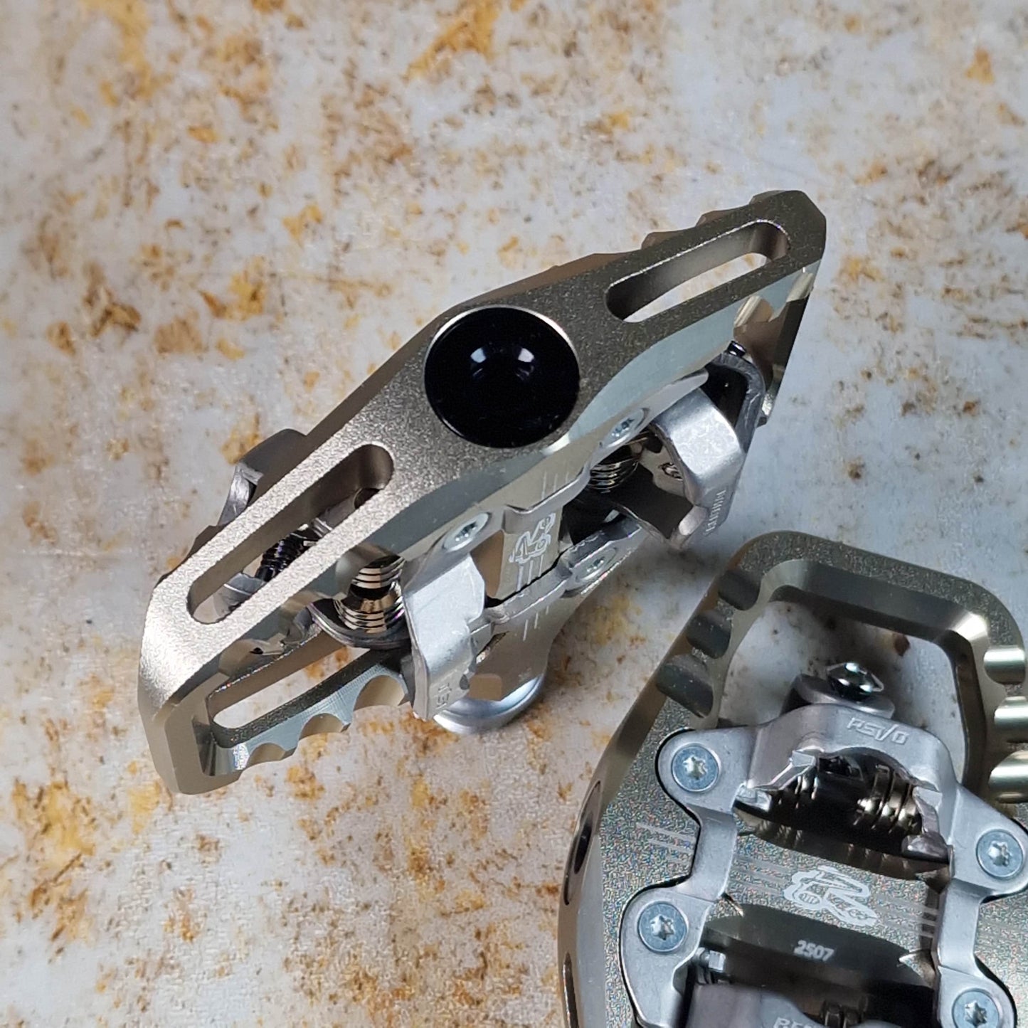 Renthal BMX Parts Renthal Revo-TRC Trail Clip Sealed Bearing CNC Alloy Pedals