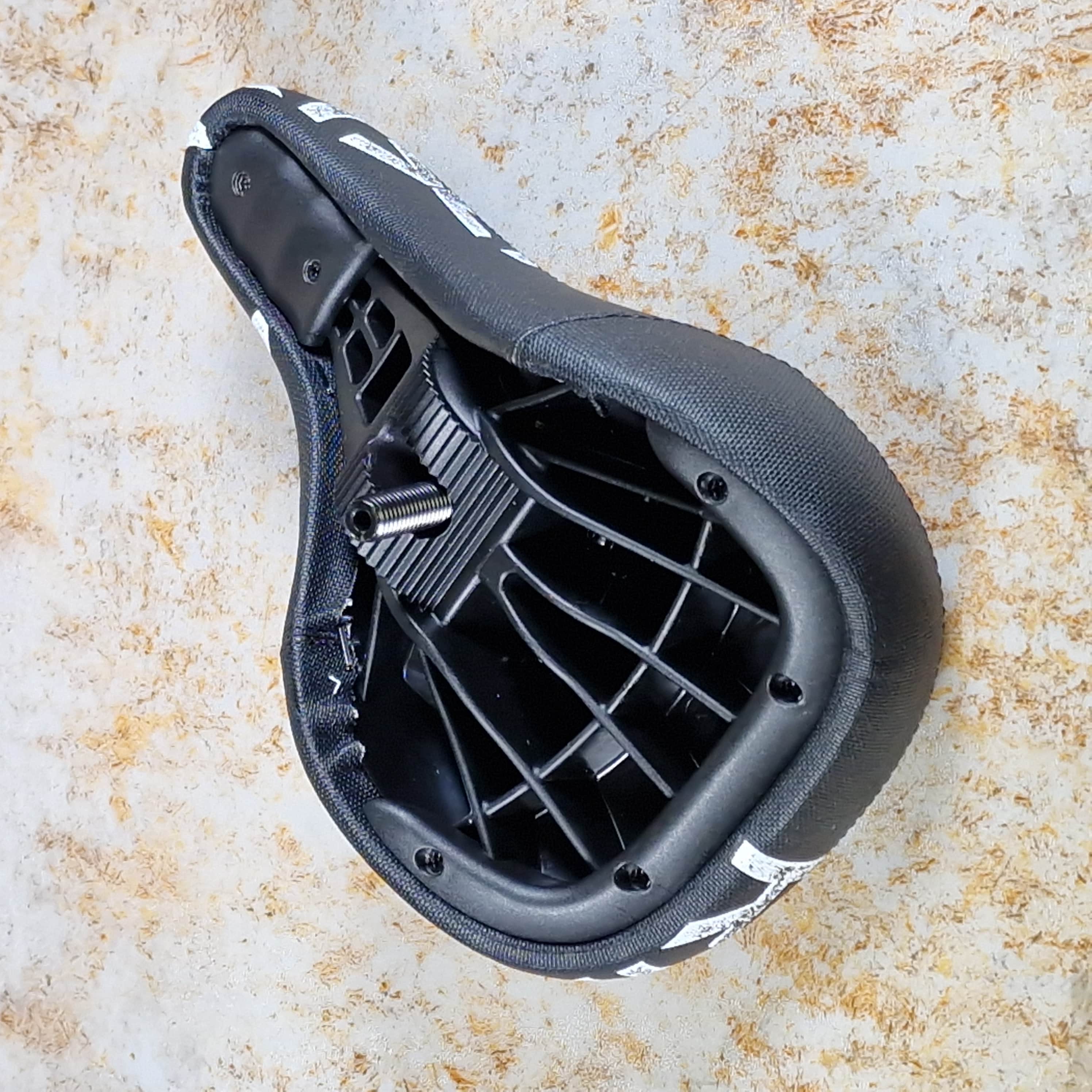 パーツ DECO BMX PIVOTAL SEAT Rixin Disorder Pivotal BMX Seat | Alans BMX