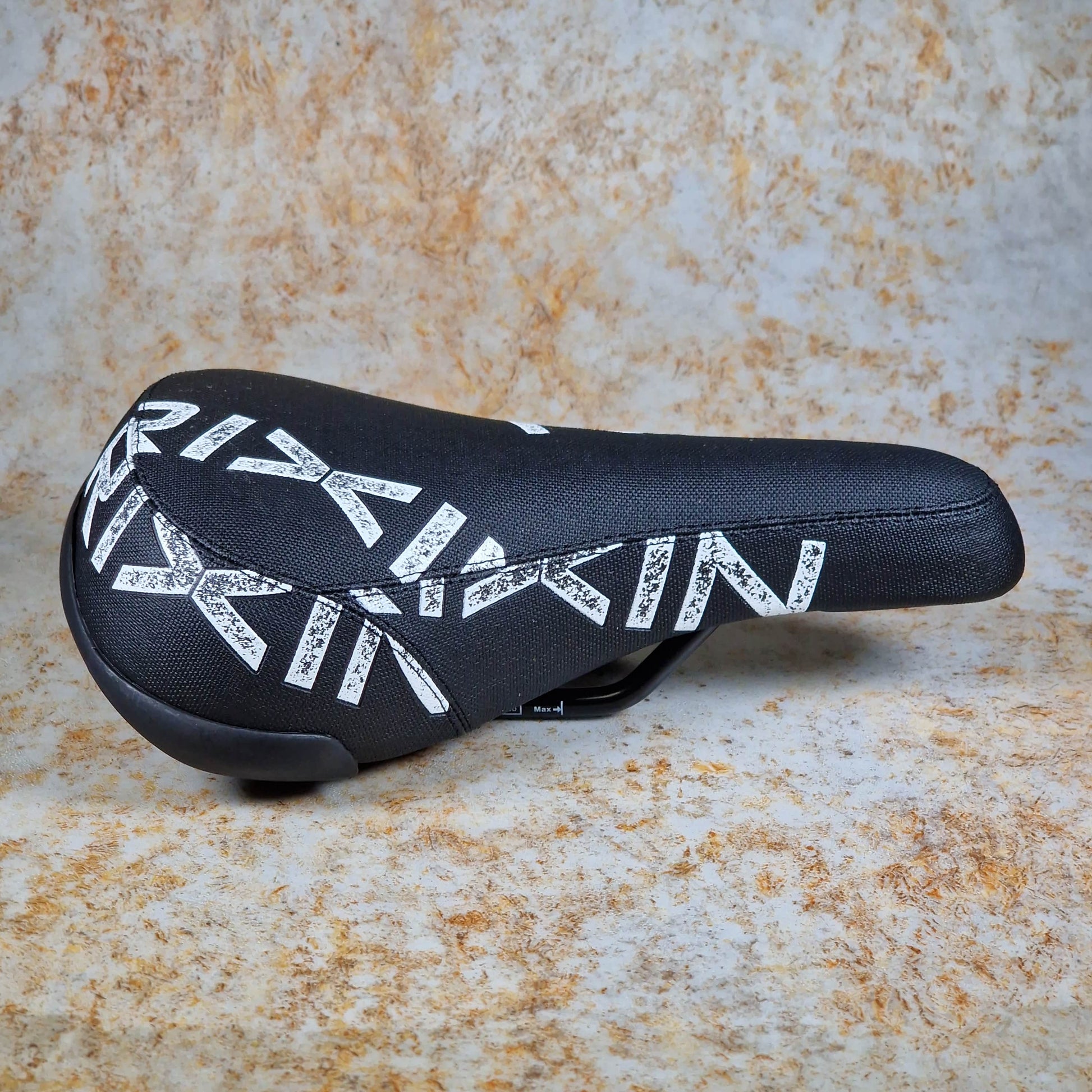 Rixin BMX Parts Fat / Black/White Rixin Disorder Railed Seat